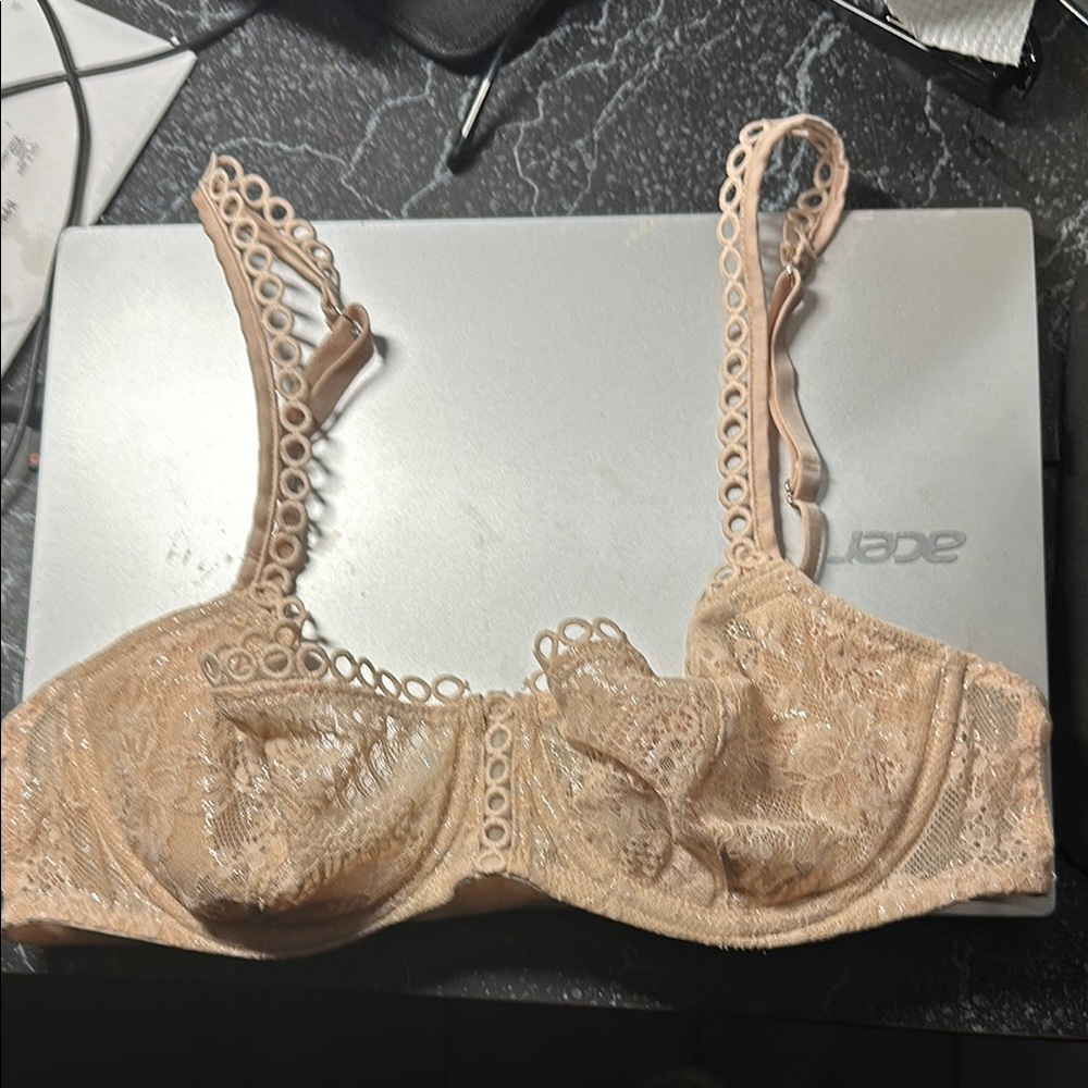 Elegant Lace Bra in Cream